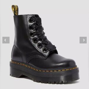 NWOT Dr. Martens MOLLY WOMEN'S LEATHER PLATFORM BOOTS